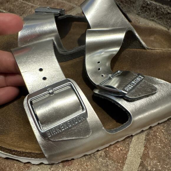 Birkenstock Arizona Silver Leather Soft Footbed Size 10-10.5 - Picture 2 of 16
